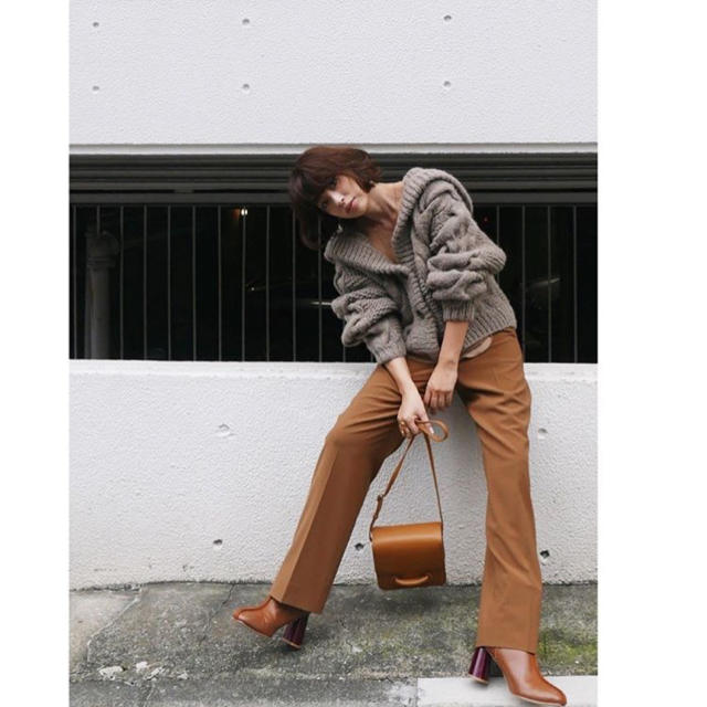 ETRE TOKYO（エトレトウキョウ）の「センタープレスワイドパンツ