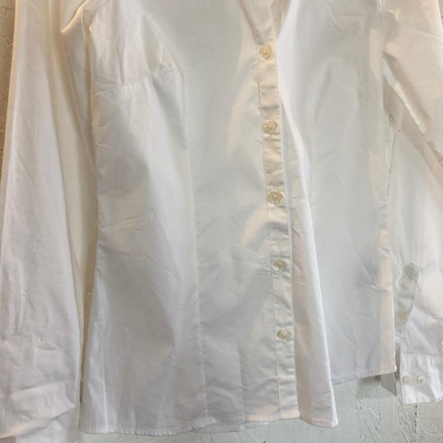 H&M(エイチアンドエム)のH&M 白シャツ レディースのトップス(シャツ/ブラウス(長袖/七分))の商品写真