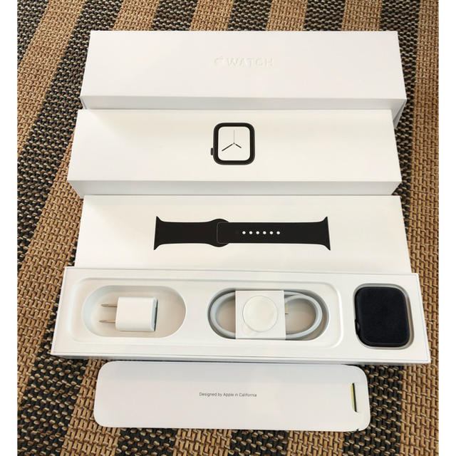 Apple Watch4 GPS 44mm Space Gray 黒バンド未使用 一番の