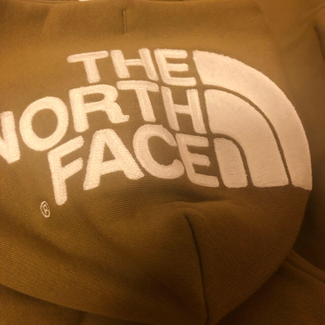 THE NORTH FACE(ザノースフェイス)のxs ノースフェイス リアビュー ブリティッシュカーキ  メンズのトップス(パーカー)の商品写真