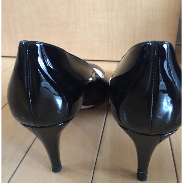 miumiu(ミュウミュウ)のmiumiu パンプス  パテント黒 レディースの靴/シューズ(ハイヒール/パンプス)の商品写真