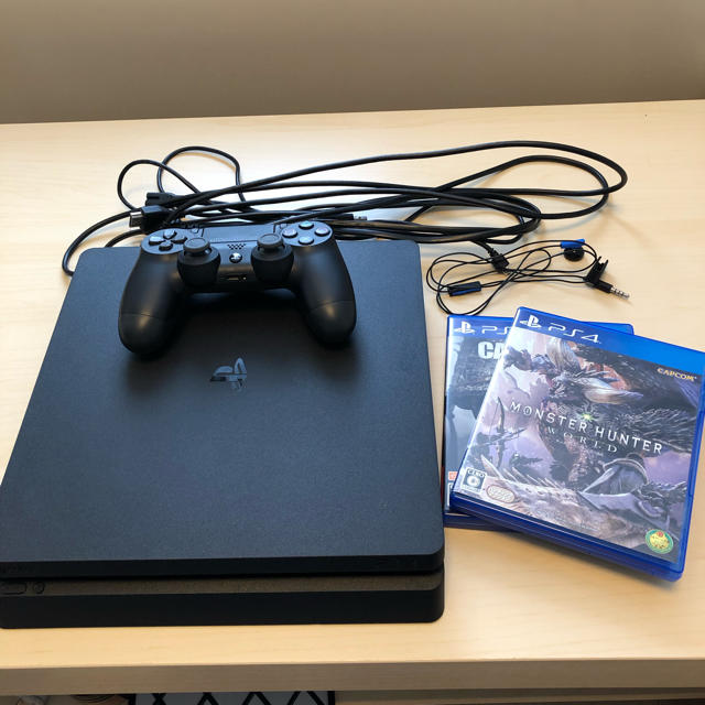 PlayStation®4ジェット・ブラック500GB CUH-2100AB01