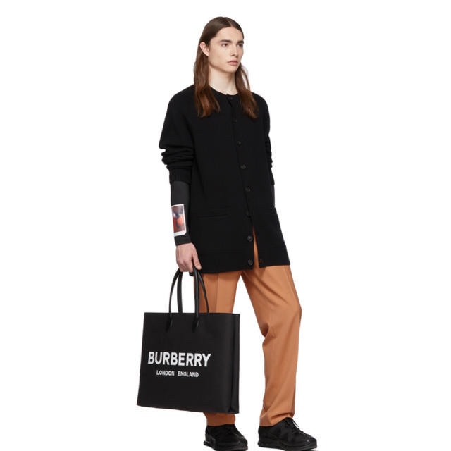 BURBERRY(バーバリー)の新品、未使用 正規品 Burberry バーバリー アームウォーマー   スポーツ/アウトドアのランニング(その他)の商品写真