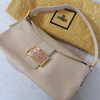 フェンディ(FENDI)のフェンディ♡ハンドバッグ(ハンドバッグ)