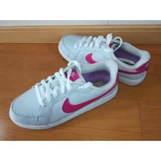 ナイキ(NIKE)の靴シューズ スニーカー　ナイキNIKE レディース　ピンク　23.5cm　(スニーカー)