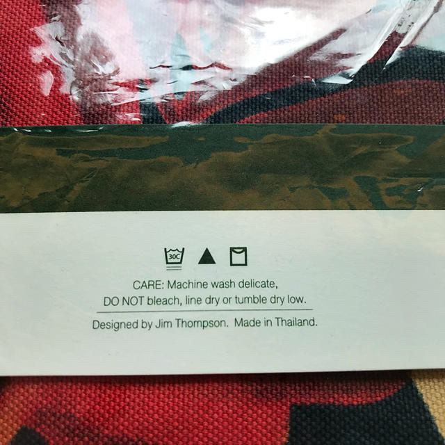 Jim Thompson(ジムトンプソン)のジム トンプソン トラベル ウェット バッグ  Mサイズ 赤ボタニカルデザイン レディースのファッション小物(ポーチ)の商品写真