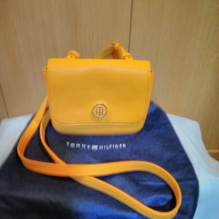 トミーヒルフィガー(TOMMY HILFIGER)の[ゆっきー様専用トミーフィルヒガー　ミニショルダーバック　イエロー(ショルダーバッグ)