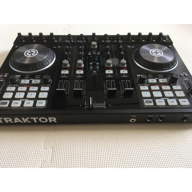 TRAKTOR KONTROL S4 Mk2 楽器のDJ機器(DJコントローラー)の商品写真