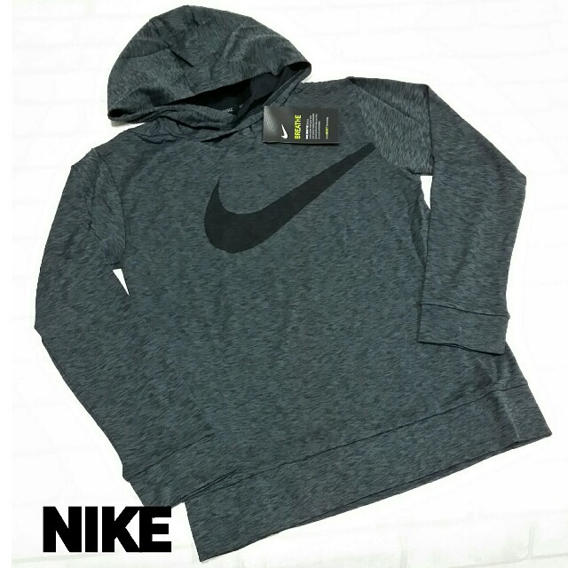 NIKE(ナイキ)のNIKE 140センチ キッズ 長袖TシャツロンＴ スウォッシュ ビッグロゴ キッズ/ベビー/マタニティのキッズ服男の子用(90cm~)(Tシャツ/カットソー)の商品写真