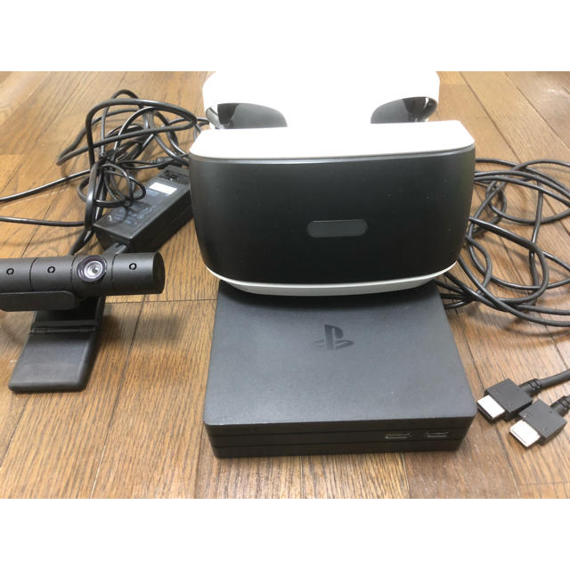 PlayStation VR(プレイステーションヴィーアール)のPSVR PlayStation camera同梱　箱なし エンタメ/ホビーのゲームソフト/ゲーム機本体(家庭用ゲーム機本体)の商品写真