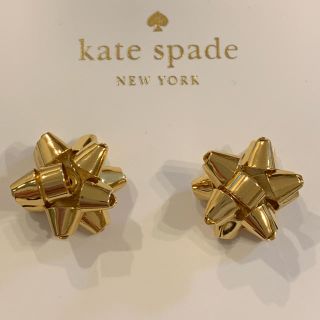 ケイトスペードニューヨーク(kate spade new york)のKateSpade ケイトスペード♠︎ギフトリボンピアス 新品送料込(ピアス)