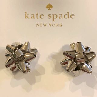 ケイトスペードニューヨーク(kate spade new york)のKateSpade ケイトスペード♠︎ギフトリボンピアス 新品送料込(ピアス)