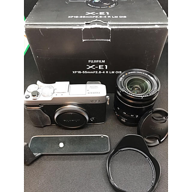 富士フイルム XーE1 XF18-55F2.8-4 R LM OISカメラ