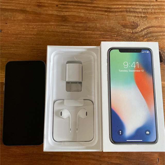 iPhone X 64 GB SIMフリー(Apple Store購入)