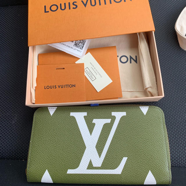 レディースLOUIS VUITTON ジャイアントモノグラム ジッピーウォレット 2019