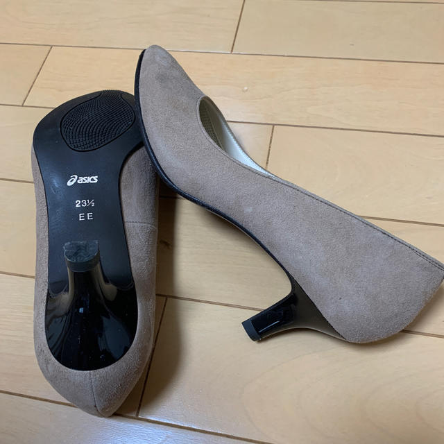 asics(アシックス)のasicsジーロ ヌバックパンプス 23.5EEサイズ レディースの靴/シューズ(ハイヒール/パンプス)の商品写真