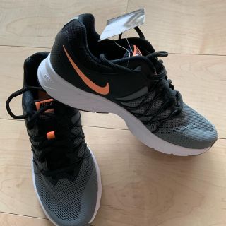 ナイキ(NIKE)の☆ 新品！ NIKE ナイキ スニーカー ☆(スニーカー)