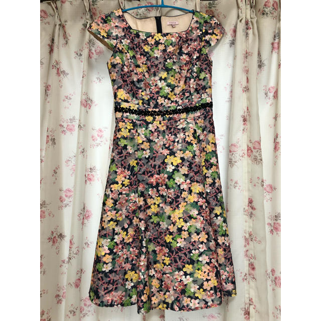 TOCCA(トッカ)のTOCCA PRIMADONNA 00 レディースのワンピース(ひざ丈ワンピース)の商品写真