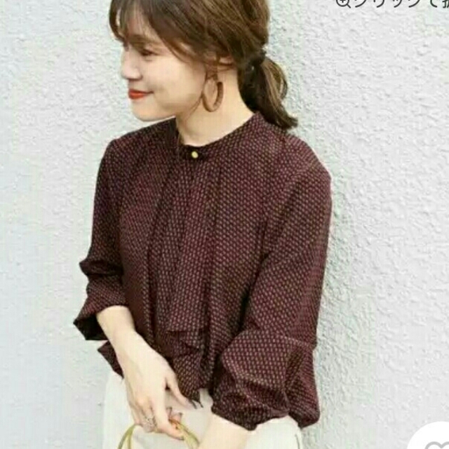 ships for woman 小紋柄ピンパール付きボウタイブラウス