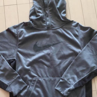 ナイキ(NIKE)のナイキ グレー パーカー サイズL therma-fit(パーカー)