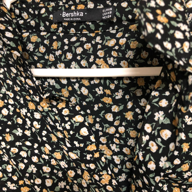 Bershka(ベルシュカ)のbershka 花柄  ワンピース レディースのワンピース(ロングワンピース/マキシワンピース)の商品写真