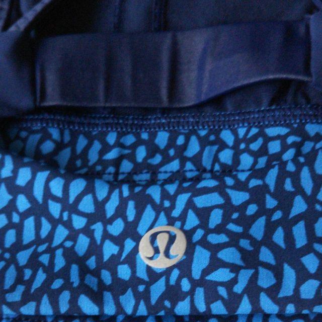 lululemon(ルルレモン)の新品同様品★ルルレモン/lululemon★ミディアムトップ スポーツ/アウトドアのトレーニング/エクササイズ(ヨガ)の商品写真