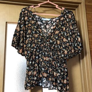 ザラ(ZARA)の【ZARA】小花柄 ブラウス トップス XS(シャツ/ブラウス(半袖/袖なし))