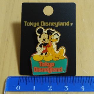 ディズニー(Disney)のディズニーリゾート　ピンバッジ　ミッキー プルート 完売品(バッジ/ピンバッジ)