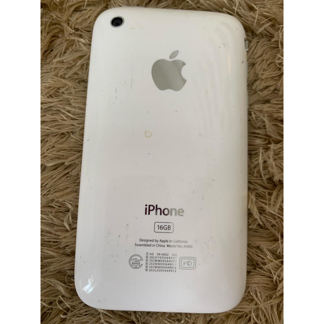 Apple(アップル)のiPhone 3GS 白 16GB ソフトバンク スマホ/家電/カメラのスマートフォン/携帯電話(スマートフォン本体)の商品写真