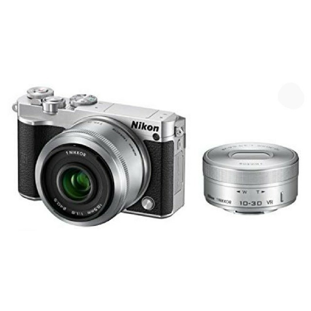 Nikon(ニコン)のNikon1 J5 シルバー ダブルレンズキット 純正ケース付き 欠品無し スマホ/家電/カメラのカメラ(ミラーレス一眼)の商品写真