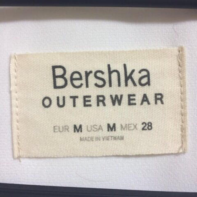 Bershka(ベルシュカ)のジャケット レディースのジャケット/アウター(テーラードジャケット)の商品写真