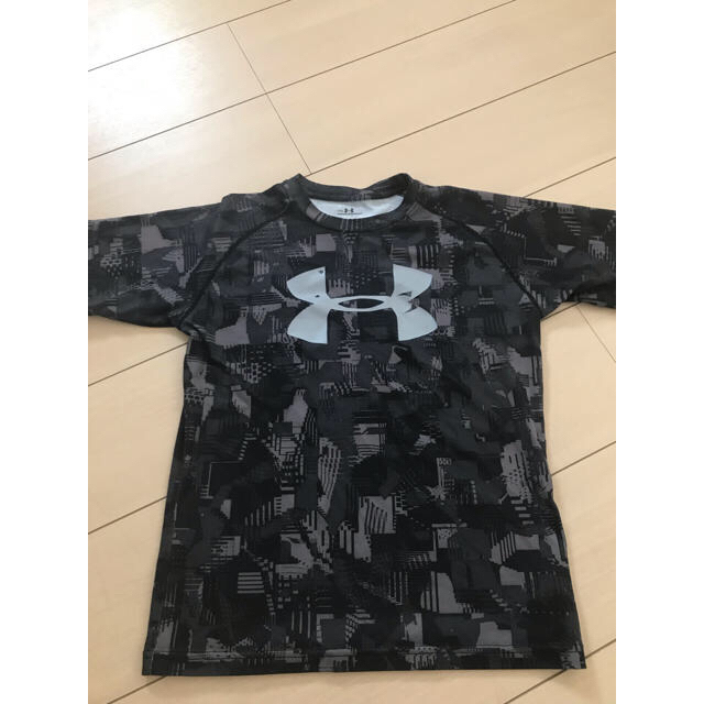 UNDER ARMOUR(アンダーアーマー)のアンダーアーマー YMD キッズ/ベビー/マタニティのキッズ服男の子用(90cm~)(Tシャツ/カットソー)の商品写真