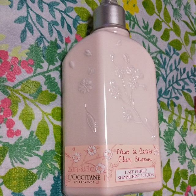 L'OCCITANE(ロクシタン)の新品未使用 L'OCCITANE ボディミルク コスメ/美容のボディケア(ボディローション/ミルク)の商品写真