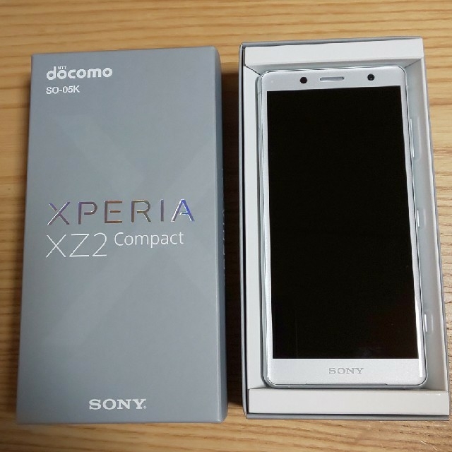 スマートフォン/携帯電話Xperia xz2 compact ホワイトシルバー