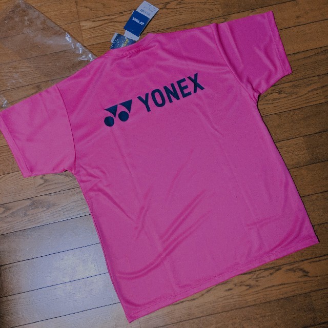 YONEX(ヨネックス)のタグ付き 新品　　ヨネックスTシャツ　YONEX   Tシャツ  ピンク スポーツ/アウトドアのスポーツ/アウトドア その他(バドミントン)の商品写真