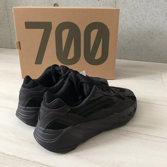 YEEZY BOOST 700 V2 VANTA 27cmスニーカー