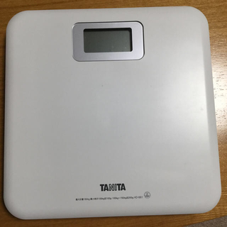  タニタ デジタルヘルスメーター HD-661(体重計)