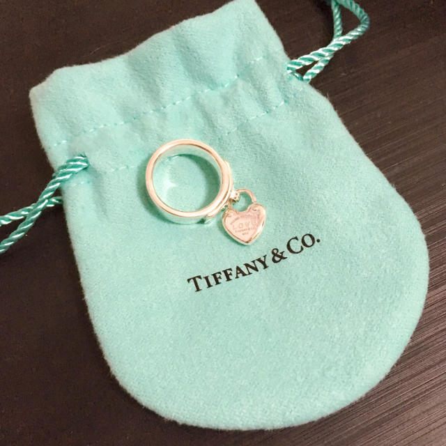 Tiffany & Co.(ティファニー)の〖値下げ〗美品 ティファニー ラブロックリング 6号 レディースのアクセサリー(リング(指輪))の商品写真