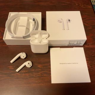 アップル(Apple)のAirPods with Charging Case(ヘッドフォン/イヤフォン)