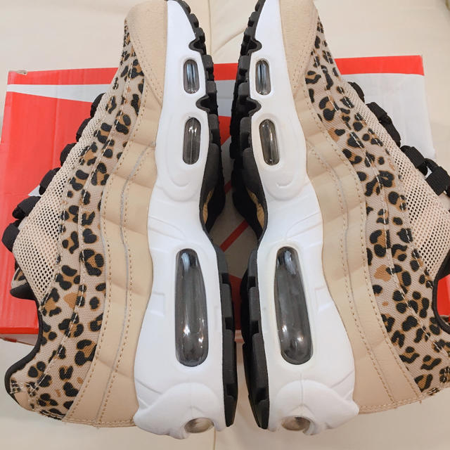 NIKE(ナイキ)の新品箱付き☆NIKE AIR MAX 95 PRM LEOPARD レディースの靴/シューズ(スニーカー)の商品写真