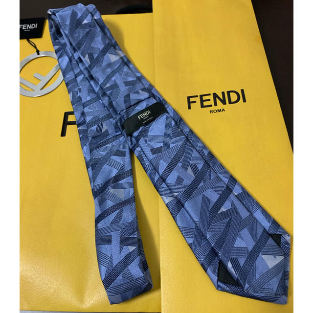 FENDI(フェンディ)の新品 未使用 FENDI フェンディ ネクタイ メンズのファッション小物(ネクタイ)の商品写真