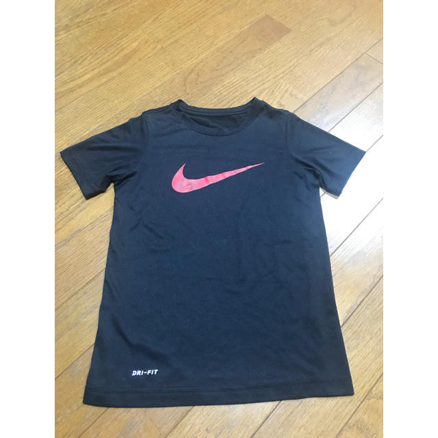 NIKE(ナイキ)のナイキTシャツ キッズ/ベビー/マタニティのキッズ服男の子用(90cm~)(Tシャツ/カットソー)の商品写真