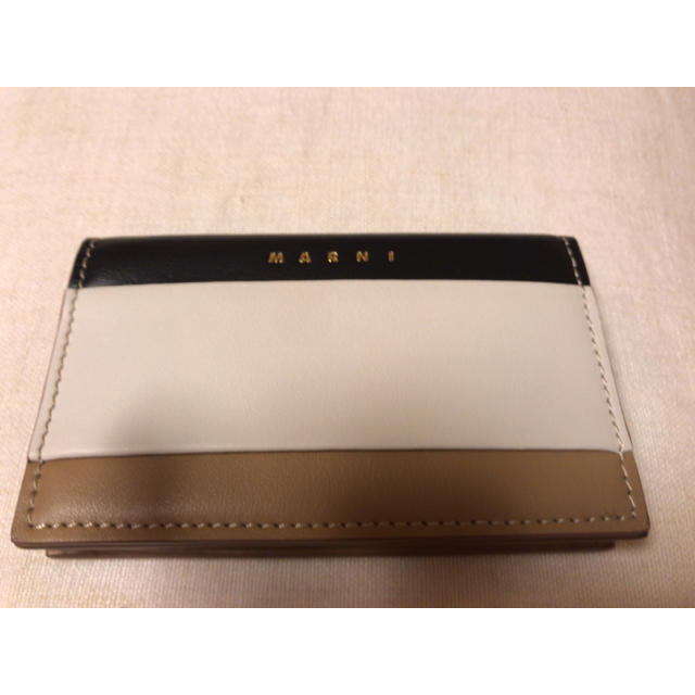 のシワ Marni by S A K I's shop｜マルニならラクマ - Marni (マルニ) 名刺入れの通販 レディース