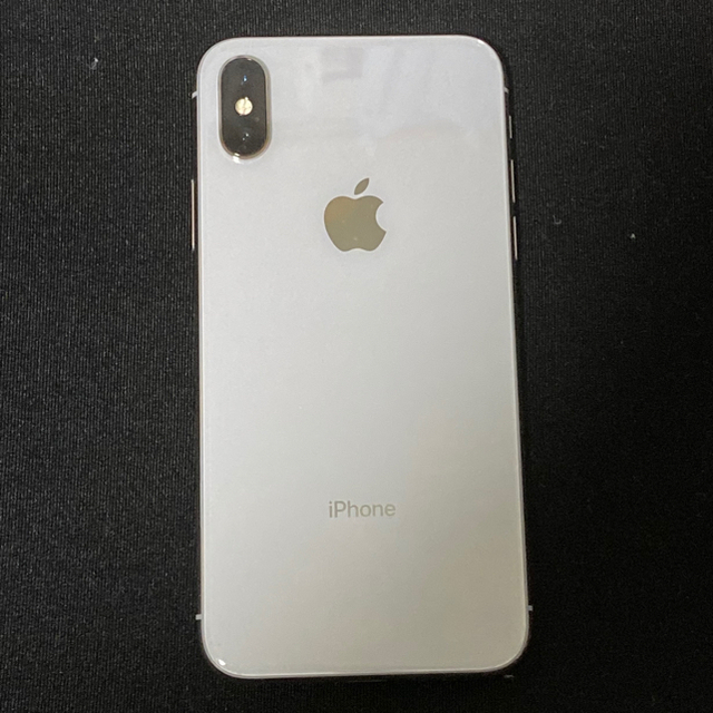 iPhone(アイフォーン)のiPhoneX 256GB シルバー SIMフリー スマホ/家電/カメラのスマートフォン/携帯電話(スマートフォン本体)の商品写真