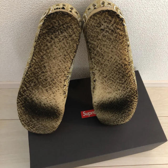 Supreme(シュプリーム)のsupreme Clarks バンダナ ワラビー ベージュ 29cm メンズの靴/シューズ(ブーツ)の商品写真