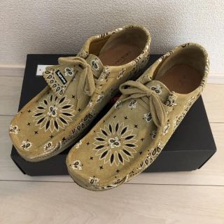 シュプリーム(Supreme)のsupreme Clarks バンダナ ワラビー ベージュ 29cm(ブーツ)