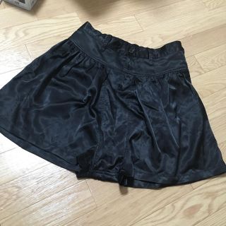 ナチュラルヴィンテージ(natuRAL vintage)のサテン素材 ショートパンツ キュロット(ショートパンツ)