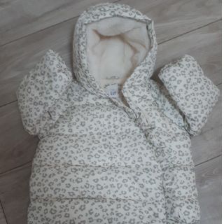 ベビーギャップ(babyGAP)の☆ら様専用！新品未使用ベビーギャップ　ダウン　レオパード(ジャケット/コート)