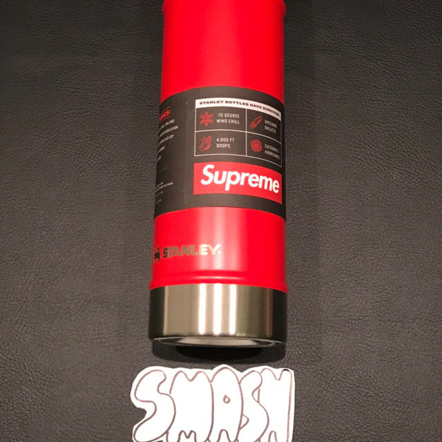 Supreme(シュプリーム)のSupreme 20oz insulated bottle インテリア/住まい/日用品のキッチン/食器(タンブラー)の商品写真