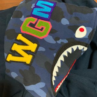 アベイシングエイプ(A BATHING APE)のアベイシングエイプ シャークパーカー ネイビー(パーカー)